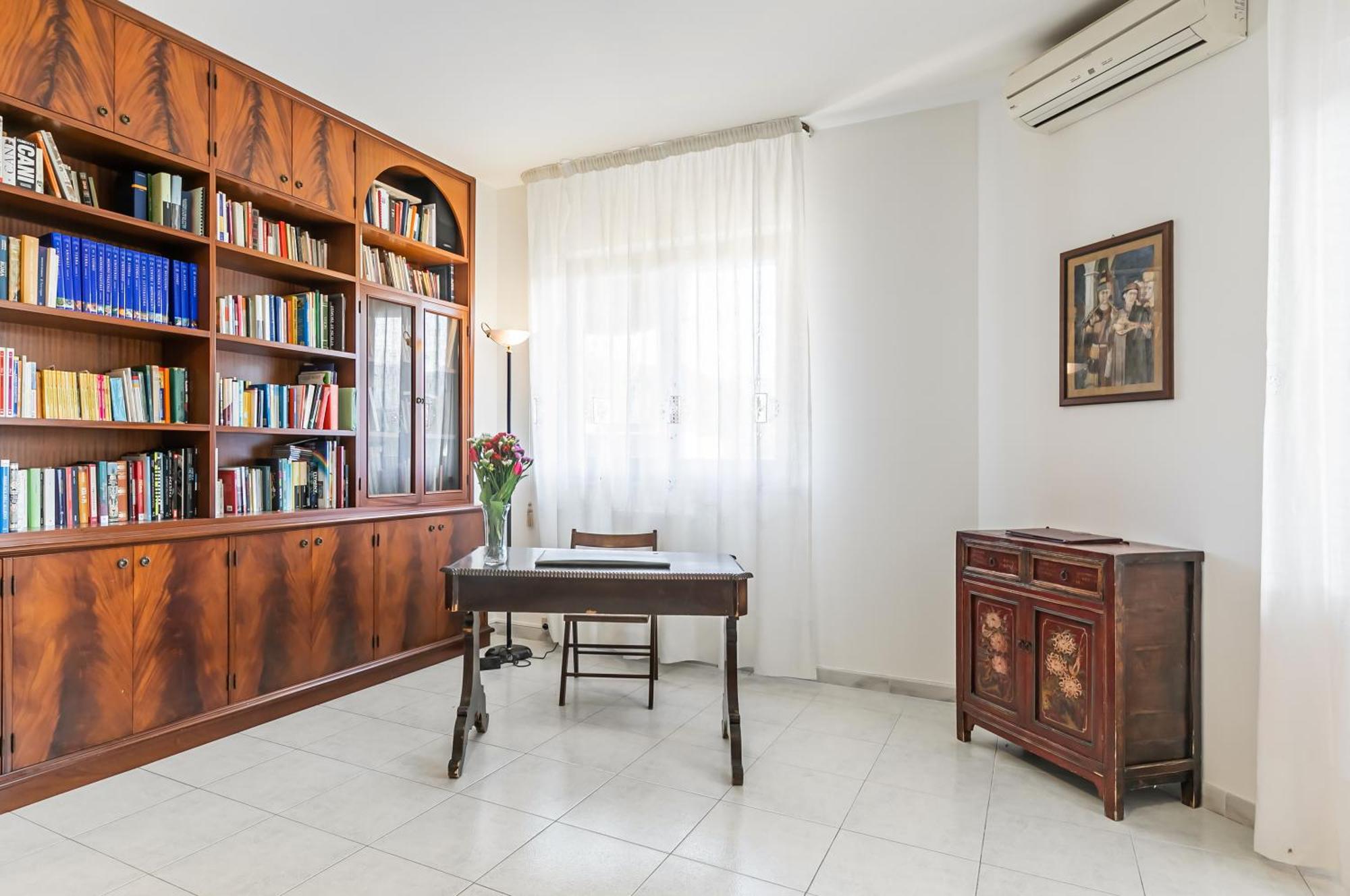 Palazzo Reale & Piazza Indipendenza Roomy Flat Παλέρμο Εξωτερικό φωτογραφία