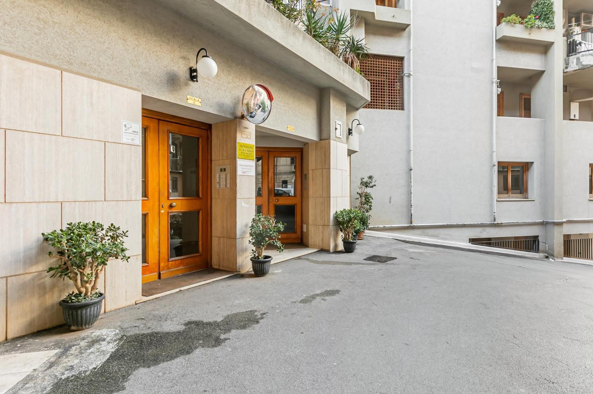 Palazzo Reale & Piazza Indipendenza Roomy Flat Παλέρμο Εξωτερικό φωτογραφία